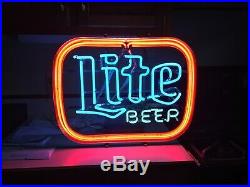 VINTAGE c1981 LITE BEER NEON SIGN THAT WORKS BY THE SCOTT AND FETZER CO